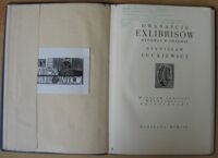 Zdjęcie nr 2 okładki Łuckiewicz Stanisław /wstęp Egiersdorff Włodzimierz/ Dwanaście exlibrisów rytował w drzewie Stanisław Łuckiewicz.