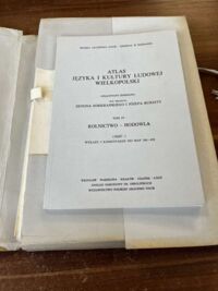 Miniatura okładki Sobierajski Zenon, Burszta Józef /red. nauk./ Atlas języka i kultury ludowej Wielkopolski. Tom IV.: Rolnictwo - hodowla. Część 2. Wykaz i komentarze do map 366-436. Część 1.: mapy 366-436 i 2 mapy pomocnicze. /Seria: Etnografia: t. V/